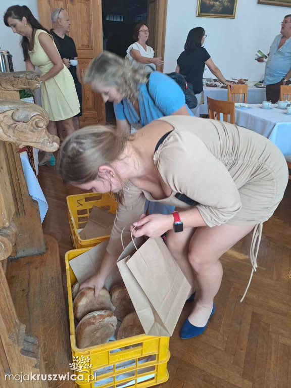 Poeci żegnają się Z Kobylnikami. Zabierają ze sobą chleb i wspomnienia [ZDJĘCIA]