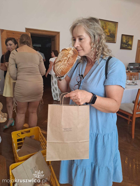 Poeci żegnają się Z Kobylnikami. Zabierają ze sobą chleb i wspomnienia [ZDJĘCIA]