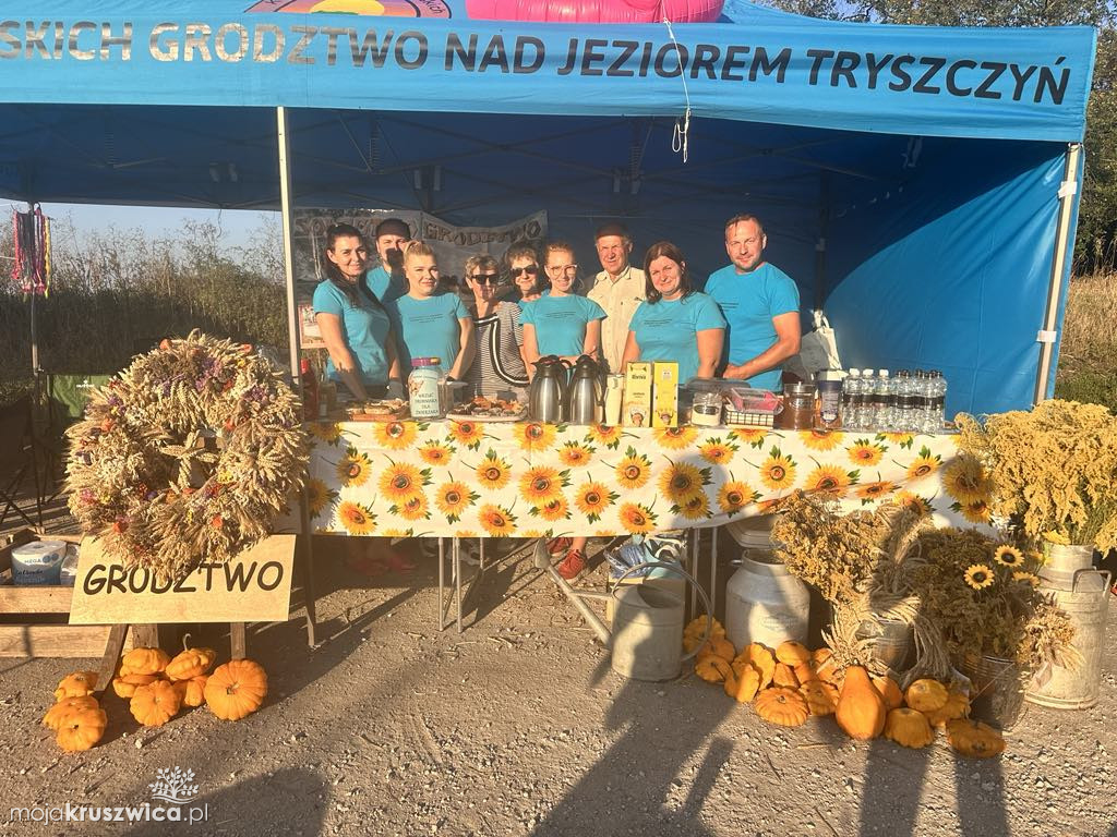 Mieszkańcy Grodztwa wzięli udział w sołeckich dożynkach. Oj działo się!