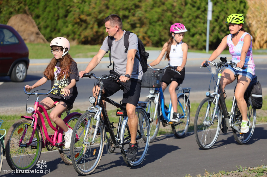 Wczoraj (22.09) uroczyście otwarto ścieżkę pieszo-rowerową na odcinku Kruszwica – Bródzki.