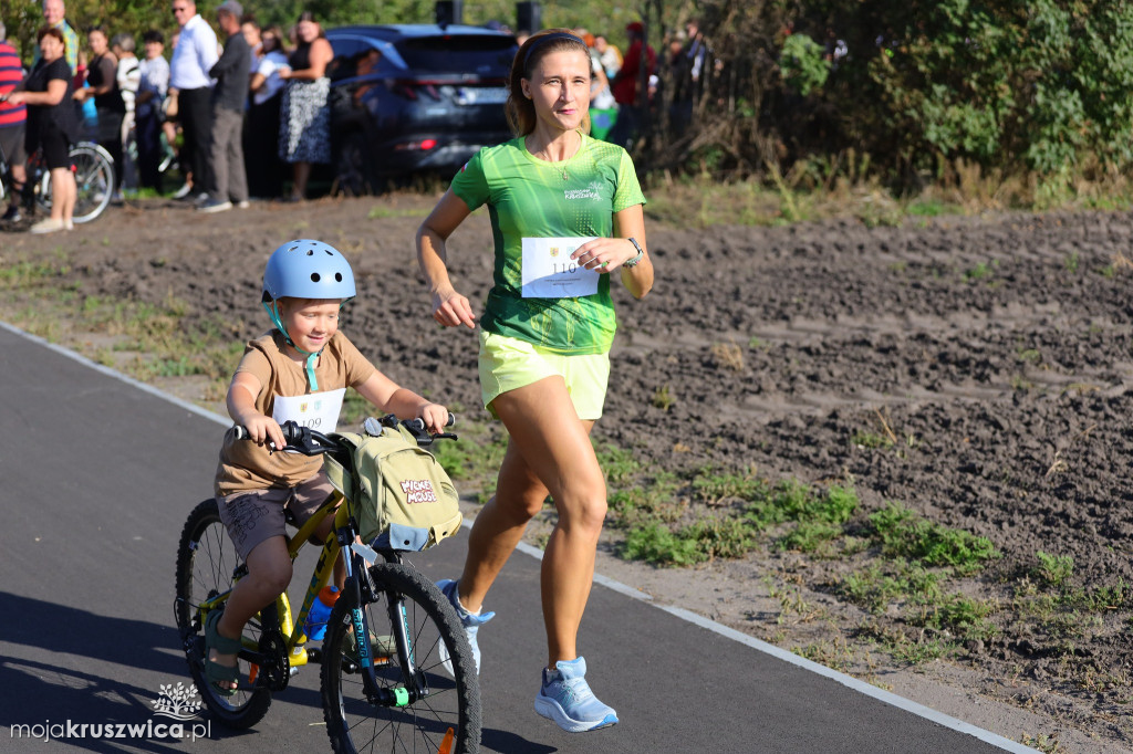 Wczoraj (22.09) uroczyście otwarto ścieżkę pieszo-rowerową na odcinku Kruszwica – Bródzki.