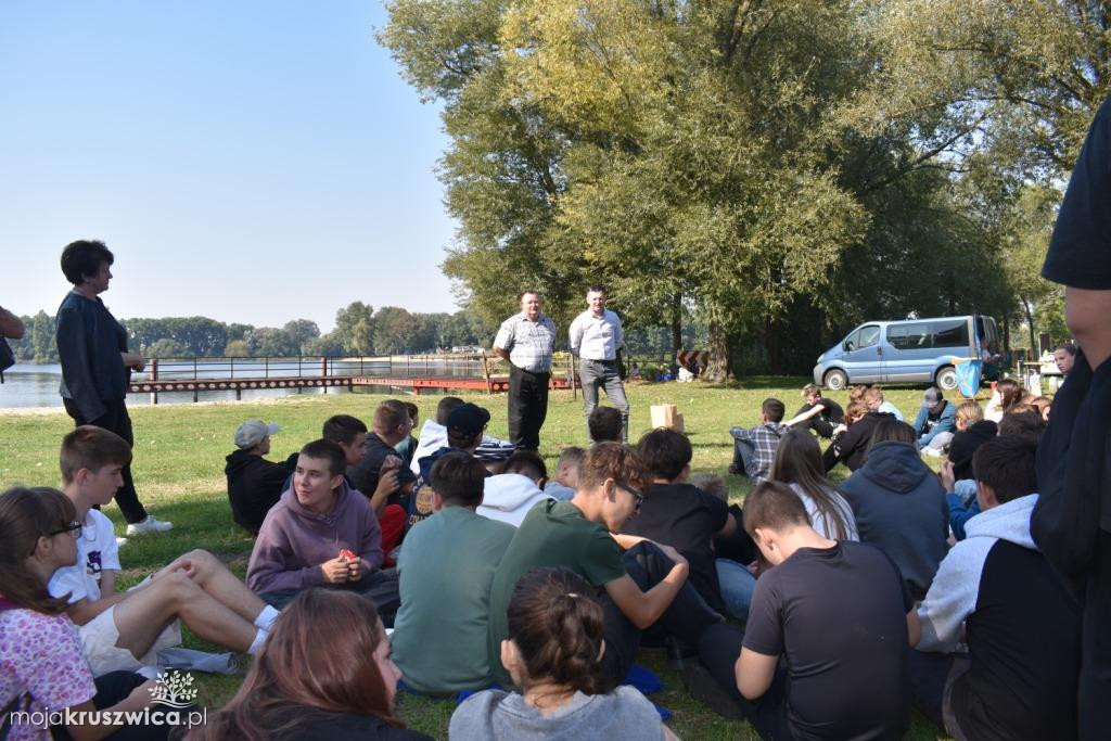 Tak młodzi kruszwiczanie sprzątali świat [ZDJĘCIA]