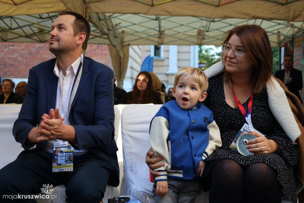 Artyści Powiatu dla Ignasia. Zebrano ponad 17 tysięcy złotych