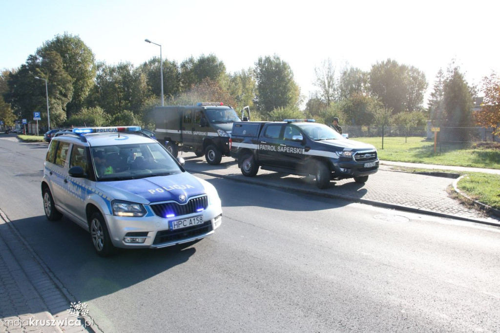 Niebezpieczny przedmiot przy budynku Starostwa Powiatowego