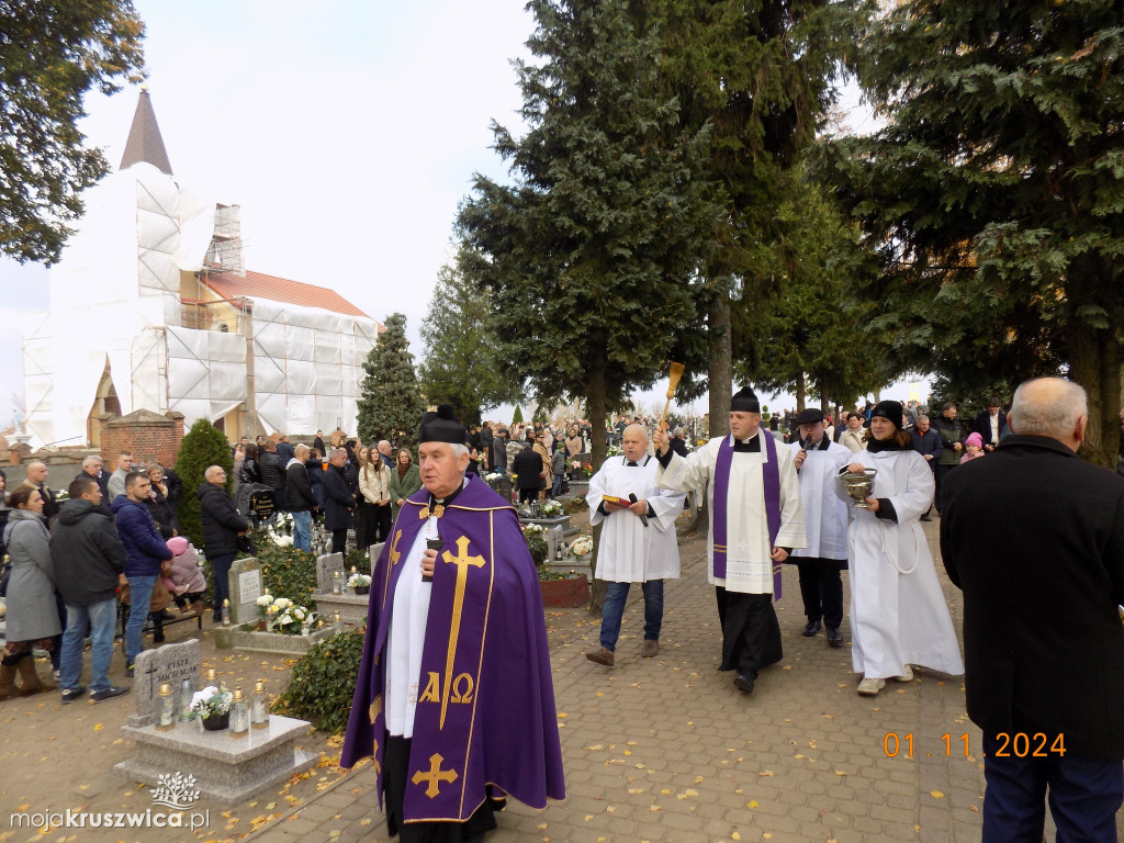 Uroczystość Wszystkich Świętych i Noc Świętych w Chełmcach [ZDJĘCIA]