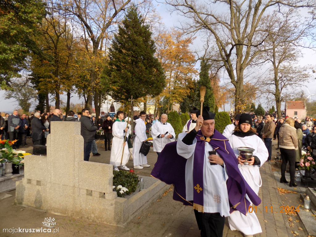 Uroczystość Wszystkich Świętych i Noc Świętych w Chełmcach [ZDJĘCIA]