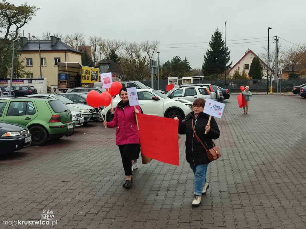 Uczestnicy Klubu „Senior+” i pracownicy MGOPS w Kruszwicy w akcji przeciw przemocy
