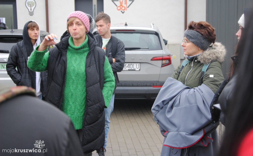 Święto Niepodległości. Z aplikacją odwiedzili miejsca pamięci