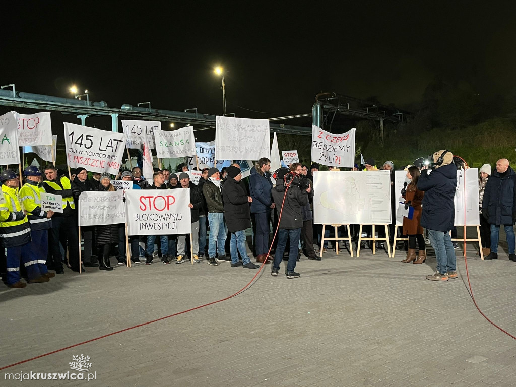 Kilkudziesięciu pracowników i mieszkańców w TVP za spalarnią