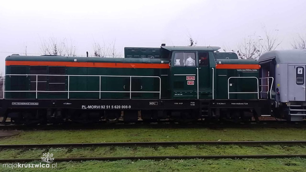 Pociąg „Renifer” z oferty Śnieżynka 2024 dotarł do Kruszwicy