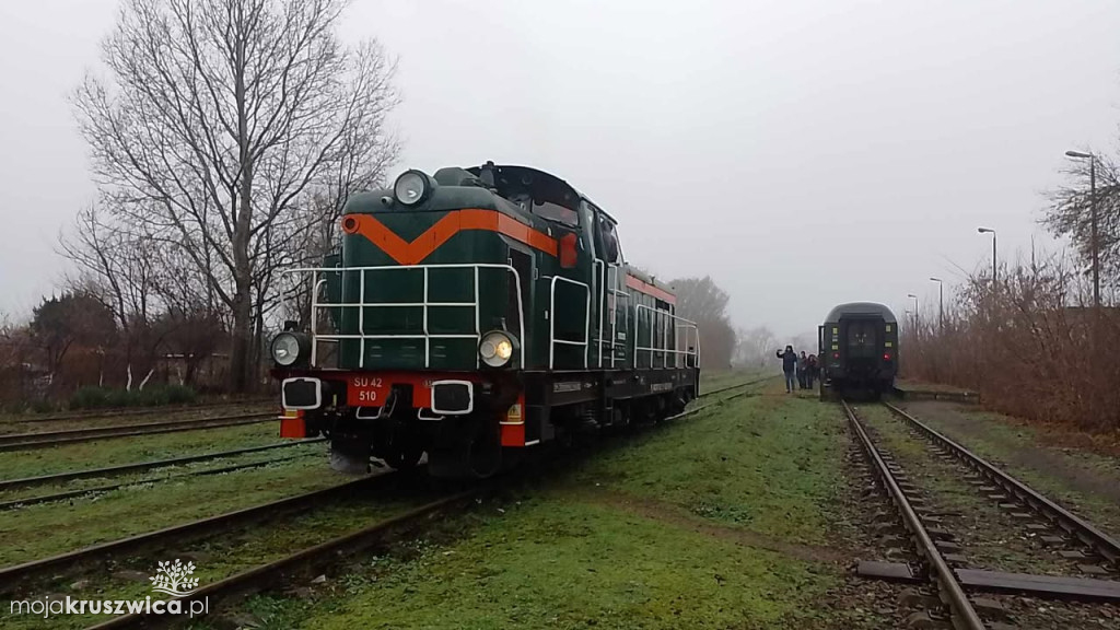 Pociąg „Renifer” z oferty Śnieżynka 2024 dotarł do Kruszwicy