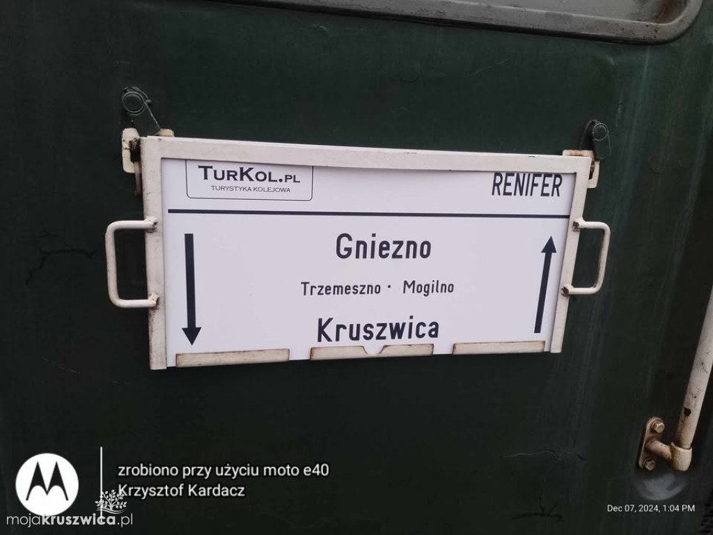 Pociąg „Renifer” z oferty Śnieżynka 2024 dotarł do Kruszwicy