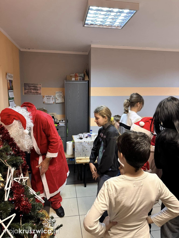 Świąteczne spotkanie w Grodztwie. Mieszkańców odwiedził Mikołaj