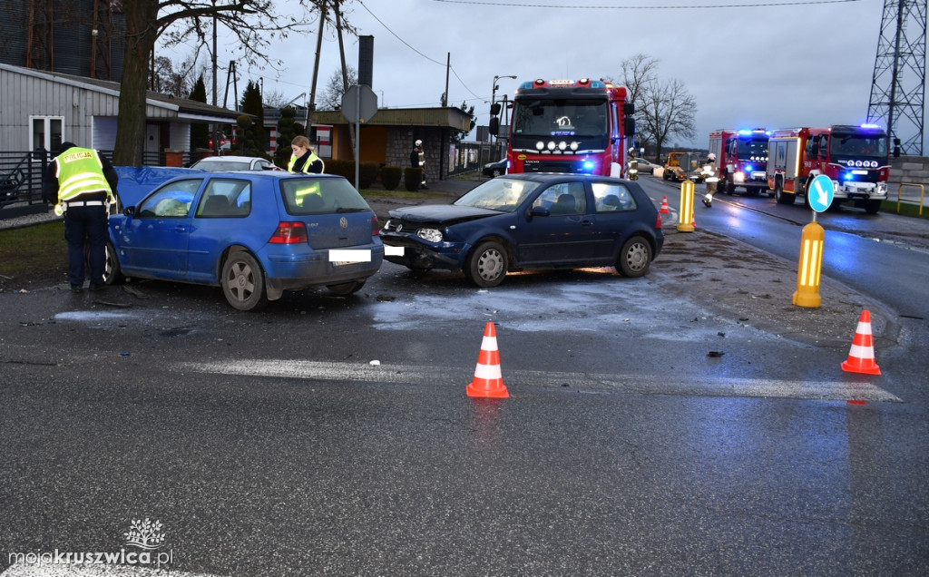 REGION: Groźne zderzenie trzech aut. Są poszkodowani