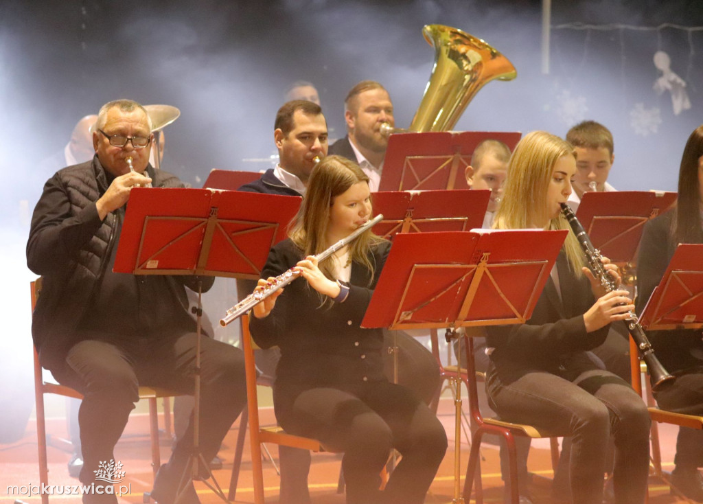 Szkolny Koncert Kolęd w Racicach za nami [FOTO]