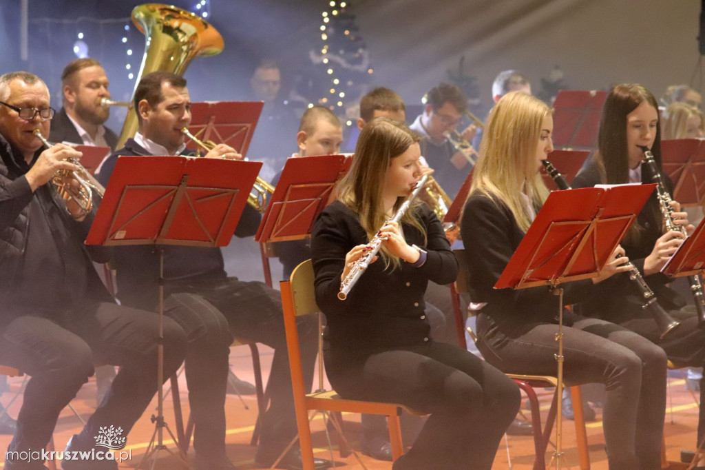 Szkolny Koncert Kolęd w Racicach za nami [FOTO]