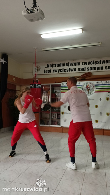 Pięściarki w Młodzieżowym Ośrodku Wychowawczym w Kruszwicy