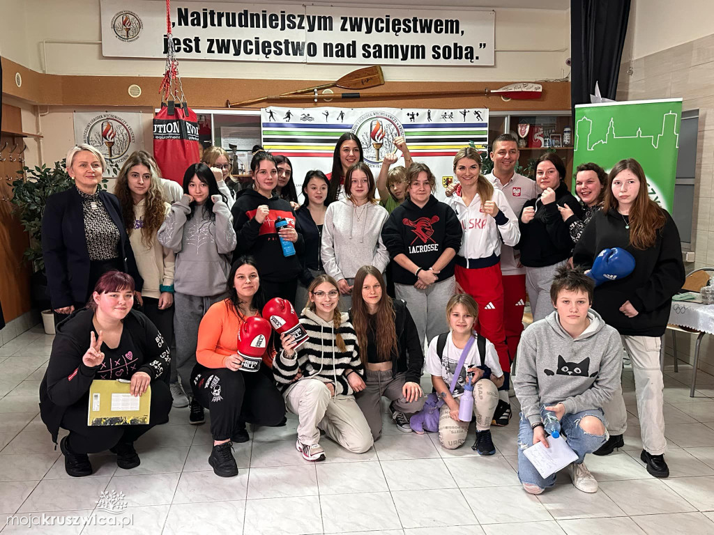Pięściarki w Młodzieżowym Ośrodku Wychowawczym w Kruszwicy