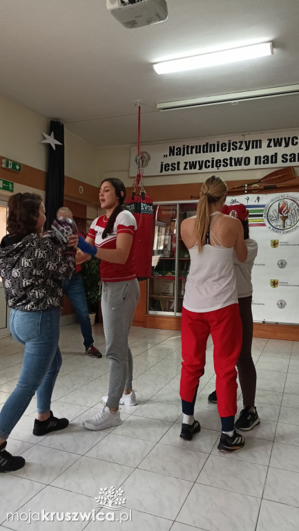 Pięściarki w Młodzieżowym Ośrodku Wychowawczym w Kruszwicy
