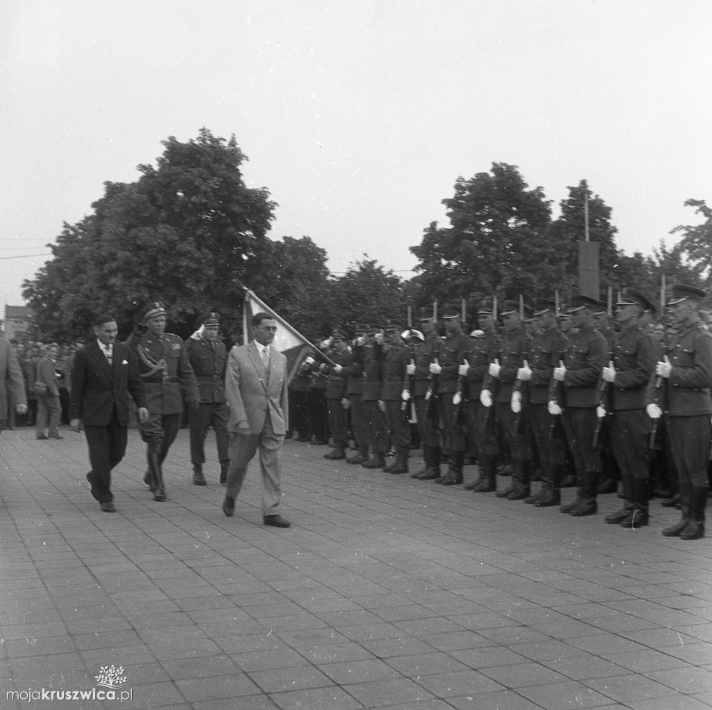 Tych zdjęć nie widziałeś! Kruszwica w latach 60. XX wieku [FOTO]