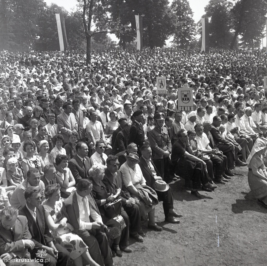 Tych zdjęć nie widziałeś! Kruszwica w latach 60. XX wieku [FOTO]