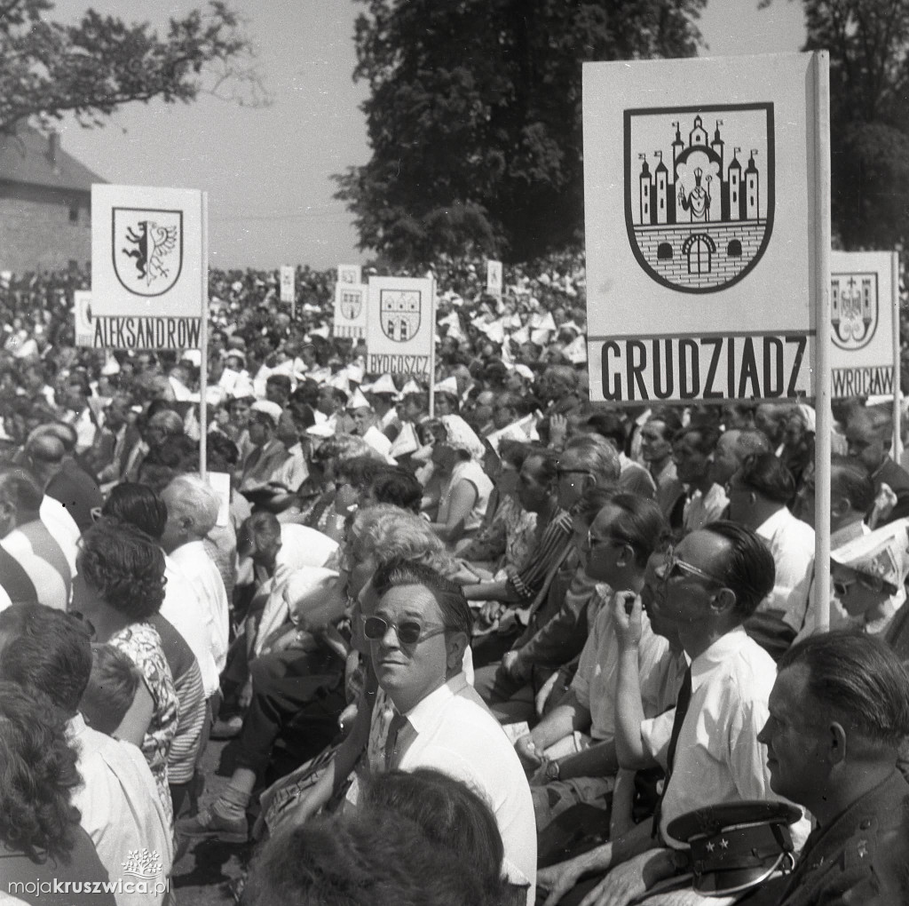 Tych zdjęć nie widziałeś! Kruszwica w latach 60. XX wieku [FOTO]