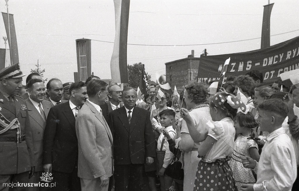 Tych zdjęć nie widziałeś! Kruszwica w latach 60. XX wieku [FOTO]