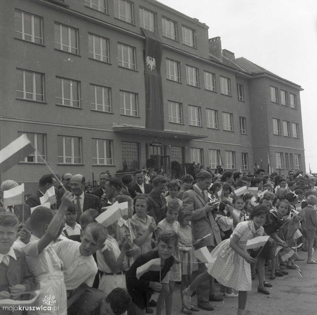 Tych zdjęć nie widziałeś! Kruszwica w latach 60. XX wieku [FOTO]