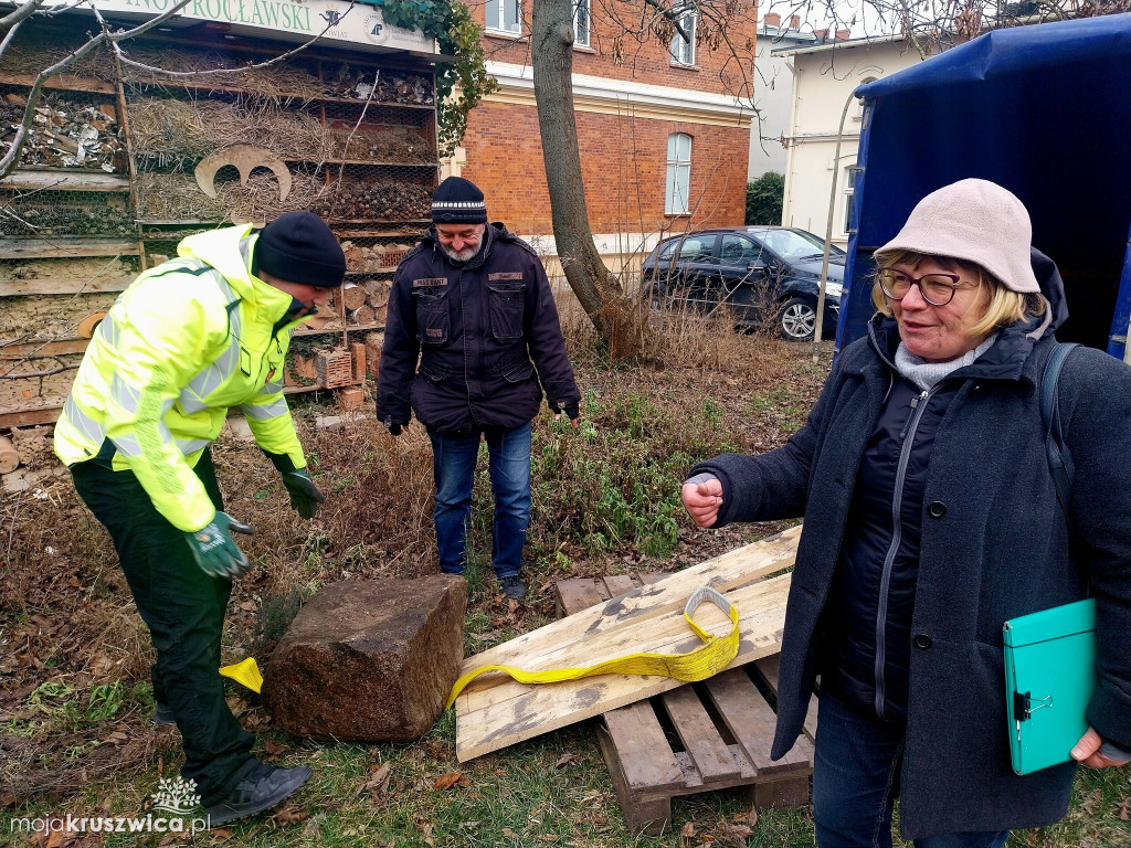 Kamienny ołtarz z Kruszy Zamkowej trafił do Muzeum im. Jana Kasprowicza