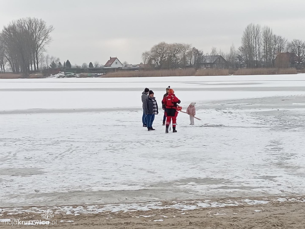 Nadgoplańskie WOPR Kruszwica apeluje o rozwagę na lodzie