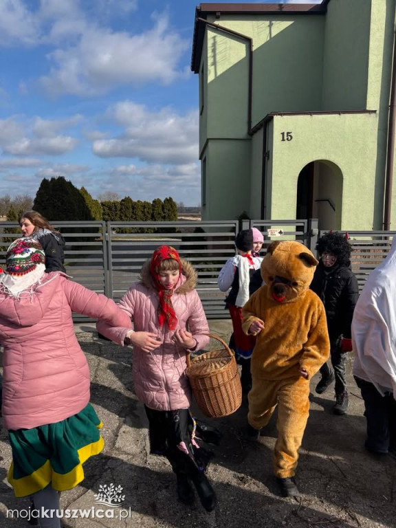 Karnawał w Sławsku Wielkim pożegnała mała koza z miejscowej szkoły [FOTO]