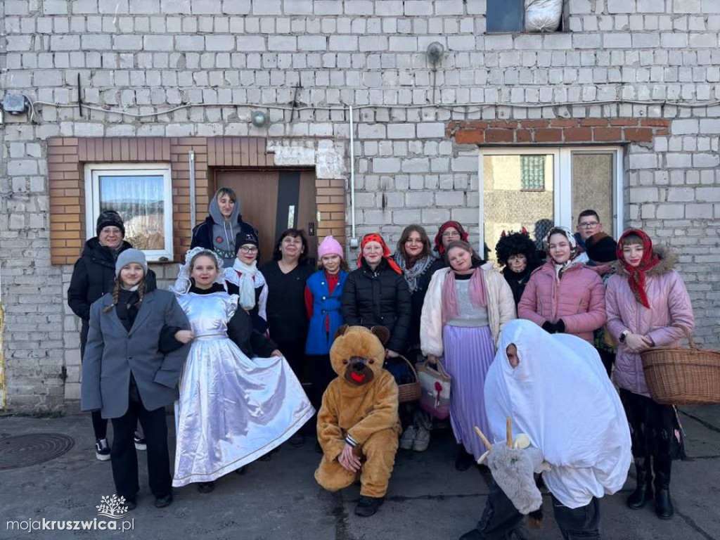 Karnawał w Sławsku Wielkim pożegnała mała koza z miejscowej szkoły [FOTO]