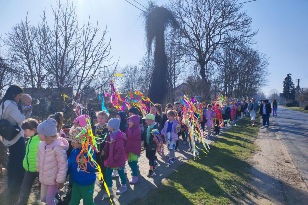 Szkoła z Woli Wapowskiej wzięła udział w sprzątaniu Gopła