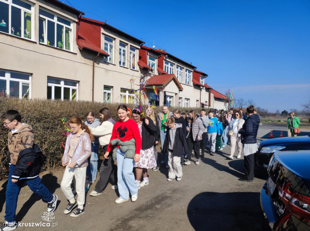 Szkoła z Woli Wapowskiej wzięła udział w sprzątaniu Gopła