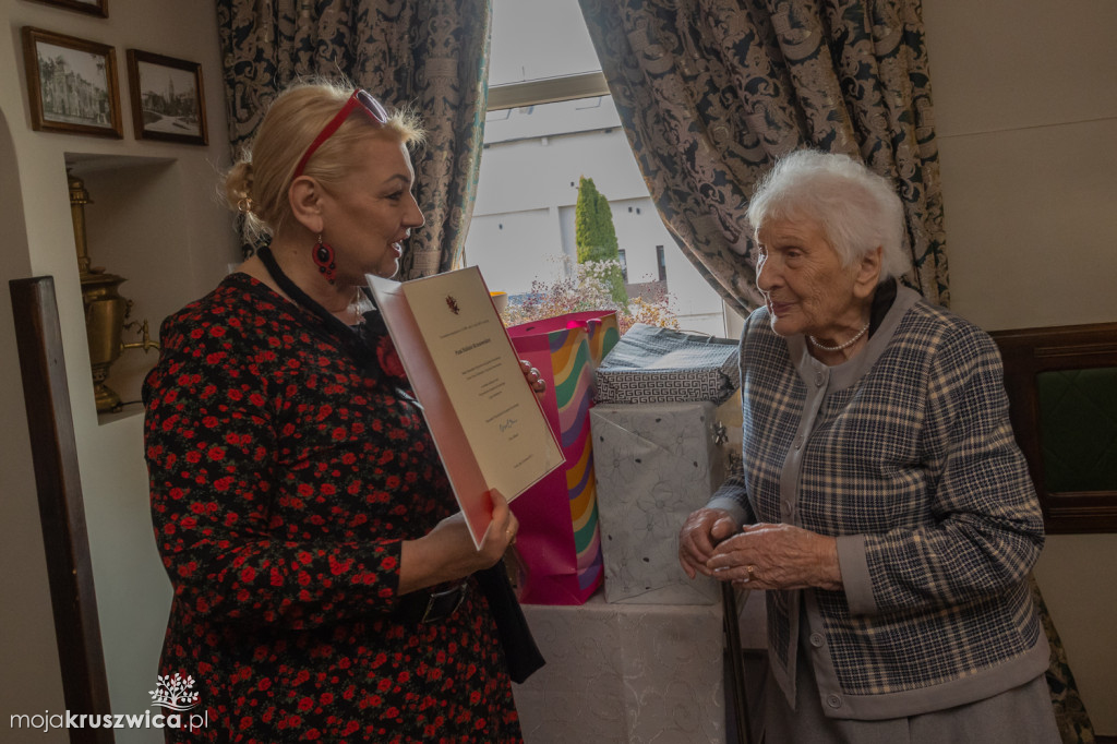 Setne urodziny dwóch mieszkanek regionu uhonorowane medalami marszałkowskimi