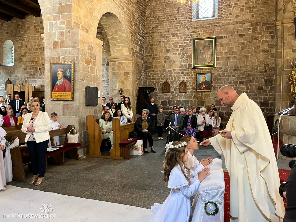 Po raz pierwszy do serca Jezusa – Komunia Święta w Kruszwicy