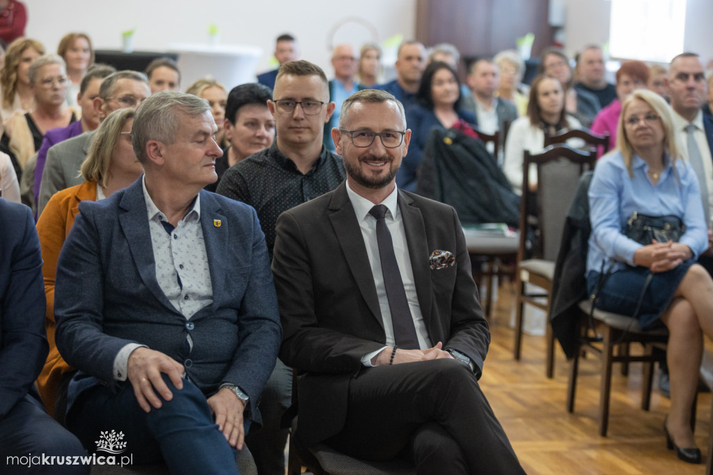 Spotkanie sołtysów w Łojewie: wyróżnienia i konsultacje z przedstawicielami władz