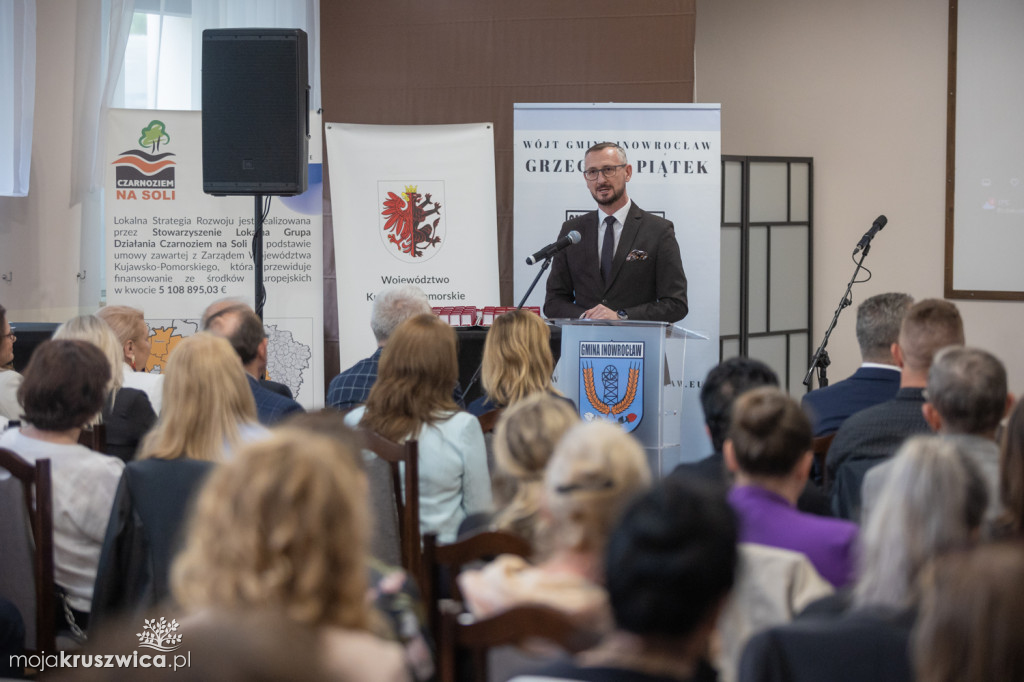 Spotkanie sołtysów w Łojewie: wyróżnienia i konsultacje z przedstawicielami władz