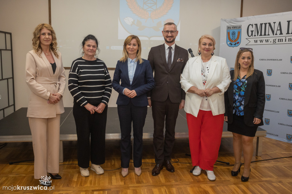 Spotkanie sołtysów w Łojewie: wyróżnienia i konsultacje z przedstawicielami władz