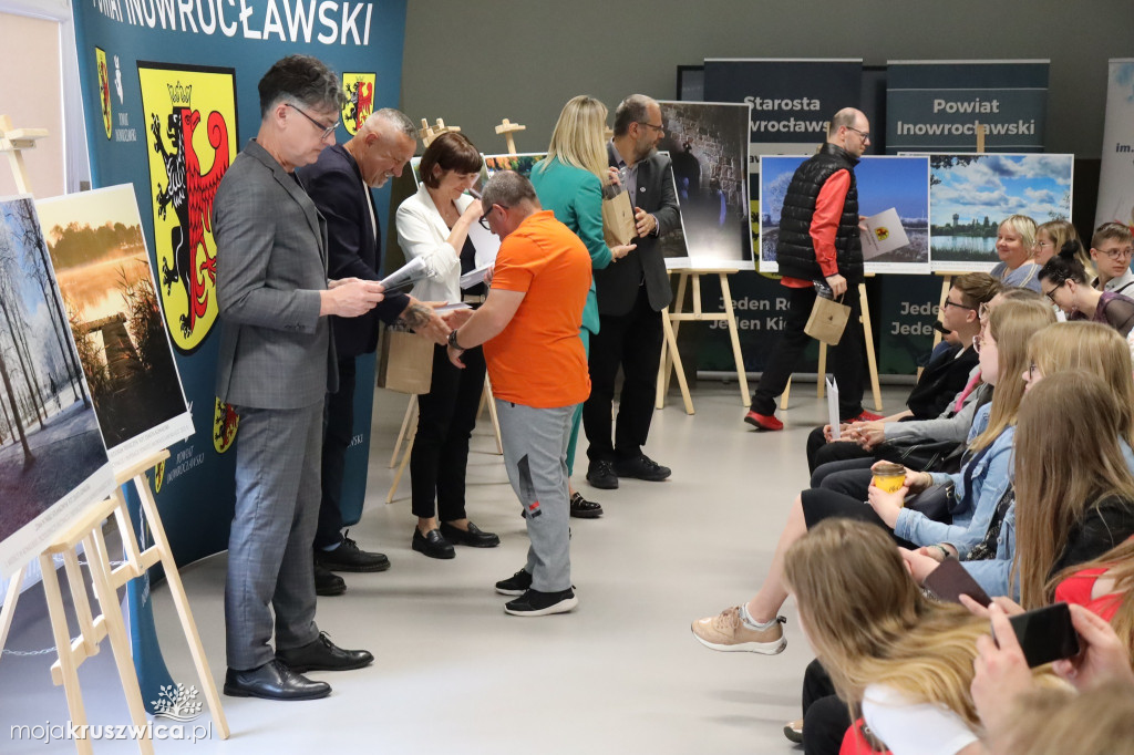 Kruszwiczanka wśród zwycięzców powiatowego konkursu fotograficznego