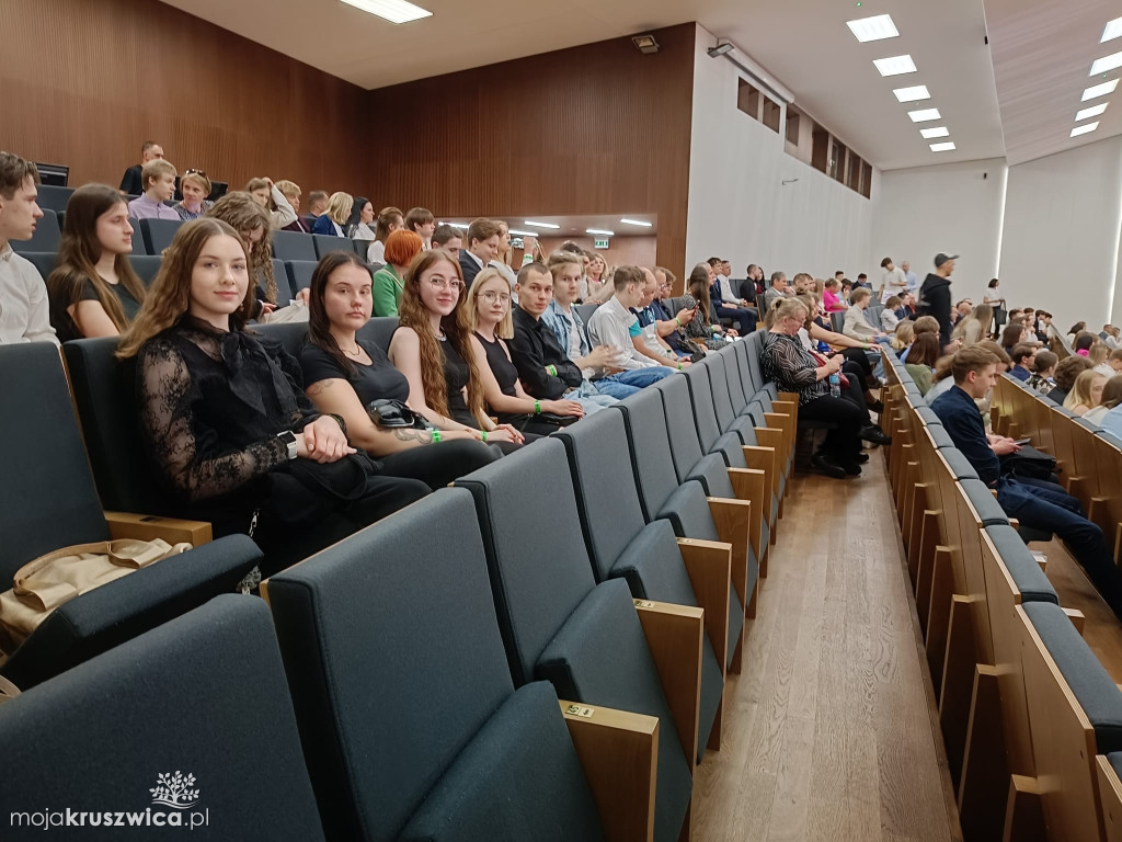Uczniowie Akademii Szkolnictwa AS nagrodzenia marszałkowskimi stypendiami