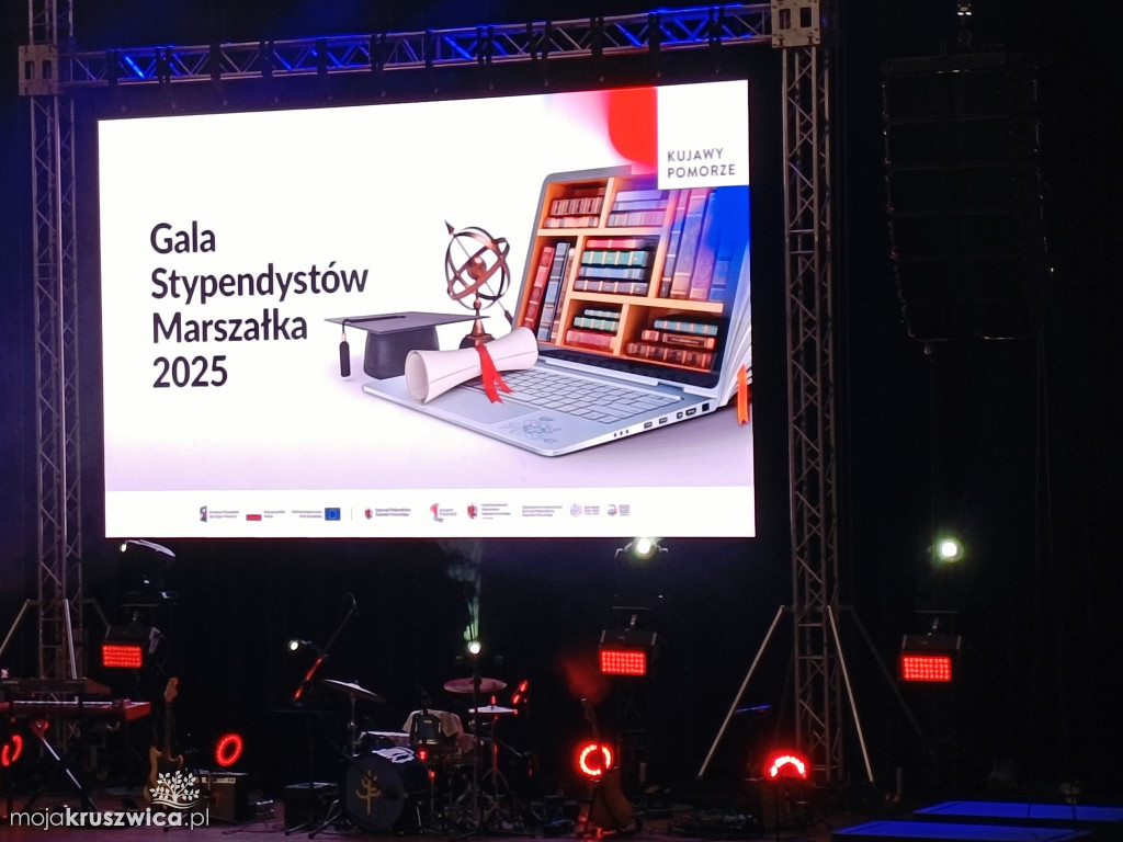 Uczniowie Akademii Szkolnictwa AS nagrodzenia marszałkowskimi stypendiami