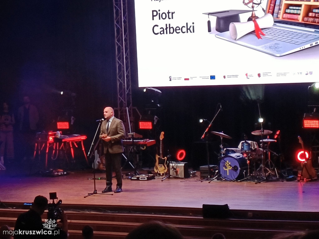 Uczniowie Akademii Szkolnictwa AS nagrodzenia marszałkowskimi stypendiami