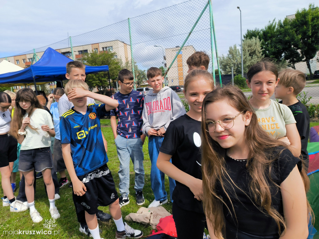W Szkole Podstawowej nr 1 w Kruszwicy odbył się szkolny festyn [ZDJĘCIA]