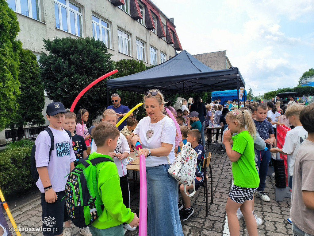 W Szkole Podstawowej nr 1 w Kruszwicy odbył się szkolny festyn [ZDJĘCIA]