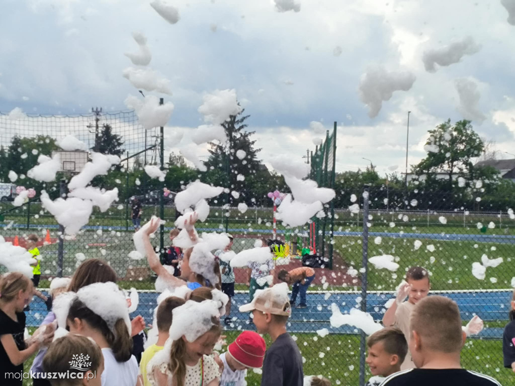 W Szkole Podstawowej nr 1 w Kruszwicy odbył się szkolny festyn [ZDJĘCIA]