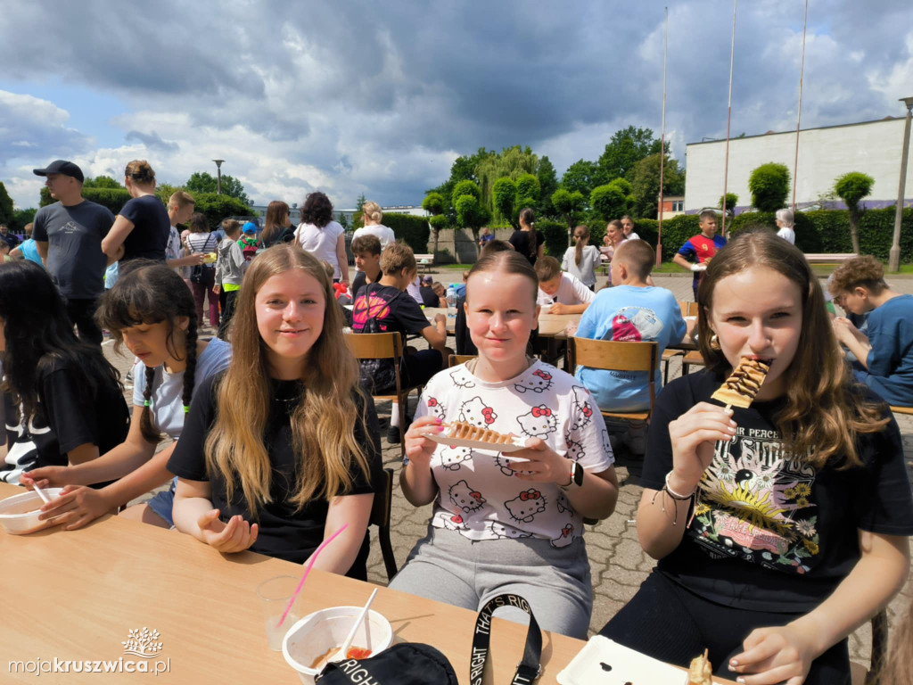 W Szkole Podstawowej nr 1 w Kruszwicy odbył się szkolny festyn [ZDJĘCIA]