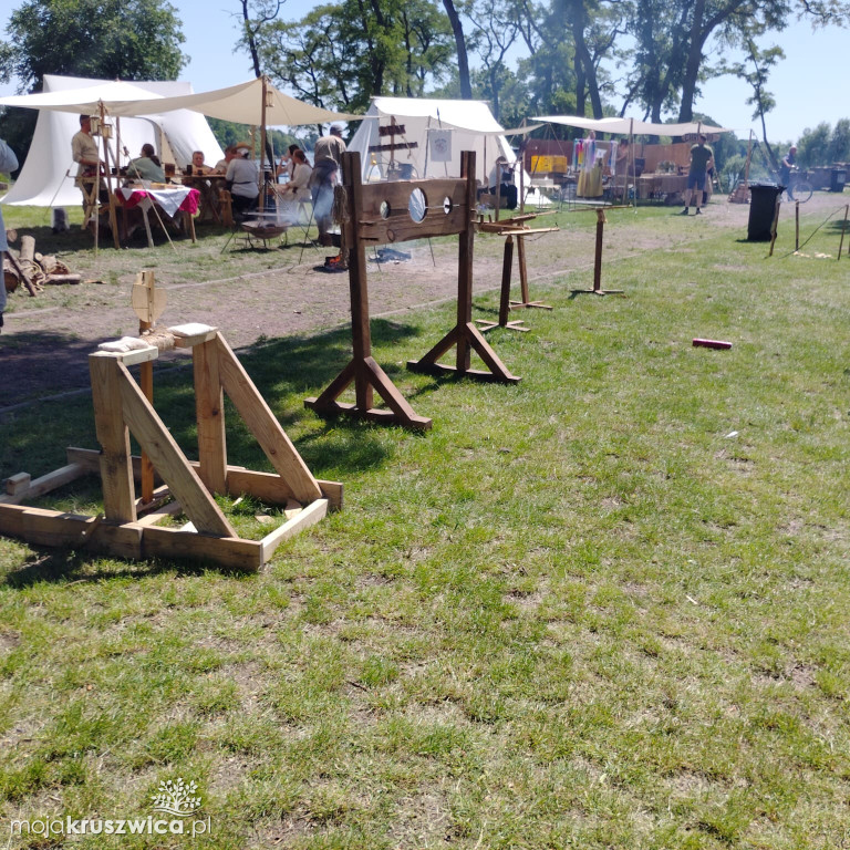 Średniowieczna wioska Goplan na Wzgórzu Zamkowym
