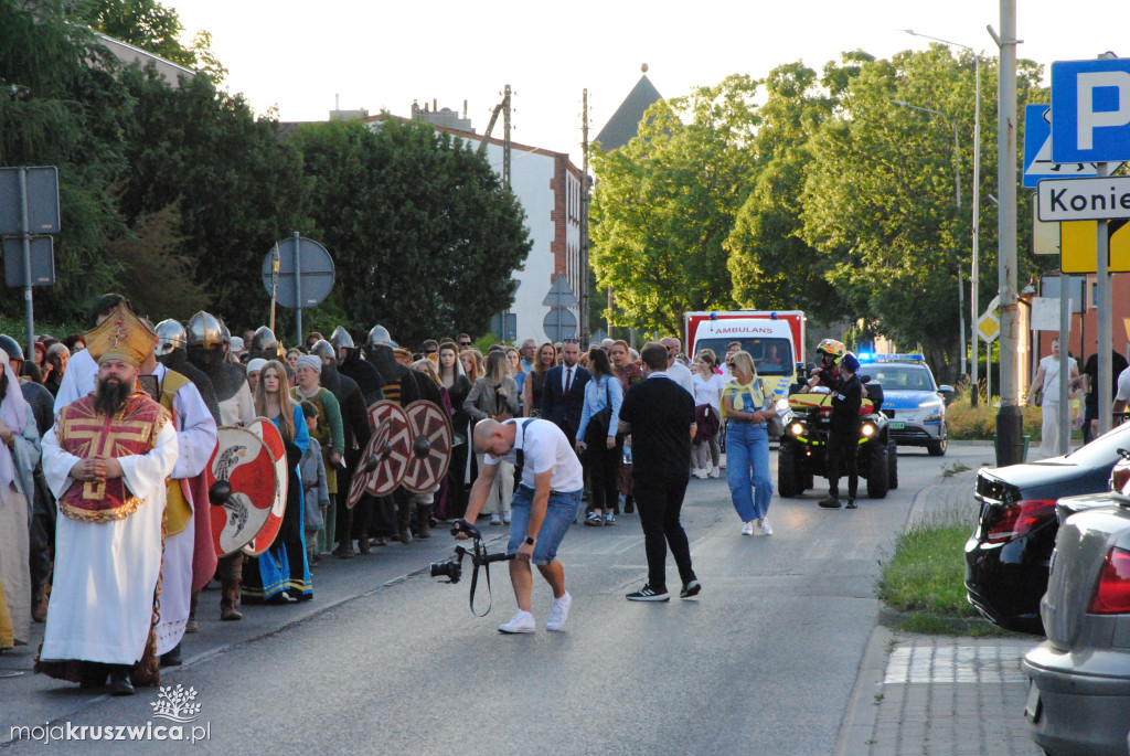 Chrzest Mieszka I i „Pochód Dziejów” w Kruszwicy [ZDJĘCIA]