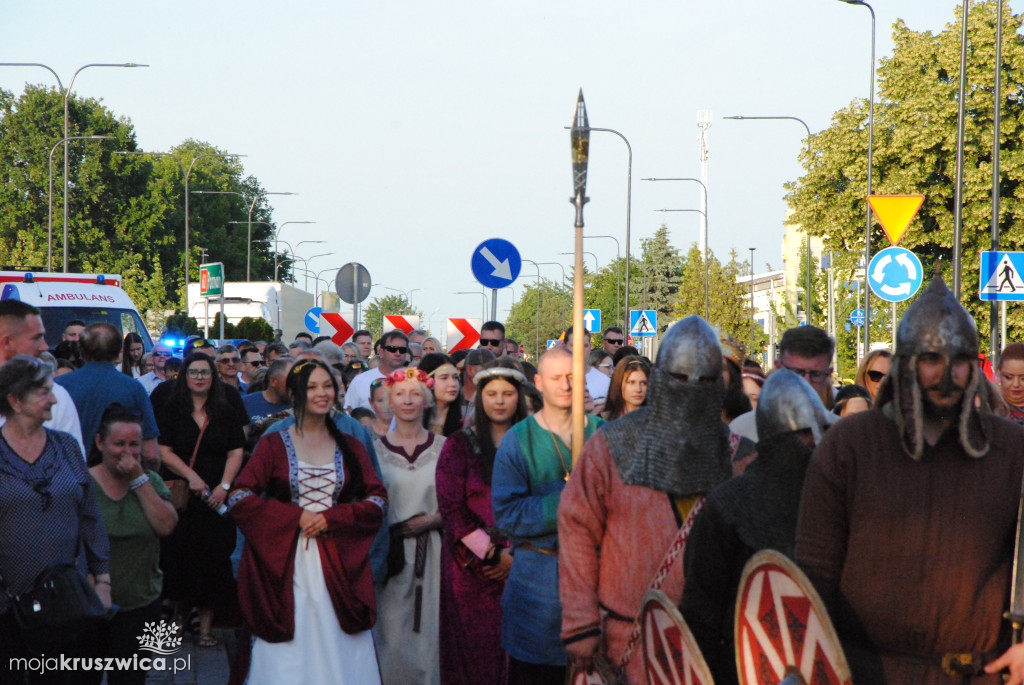 Chrzest Mieszka I i „Pochód Dziejów” w Kruszwicy [ZDJĘCIA]